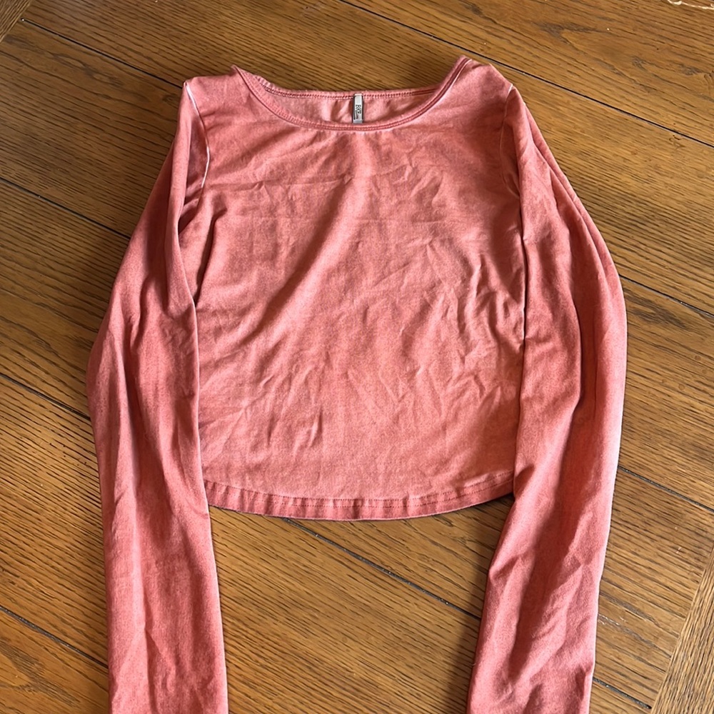 BKE Slightly cropped long sleeve